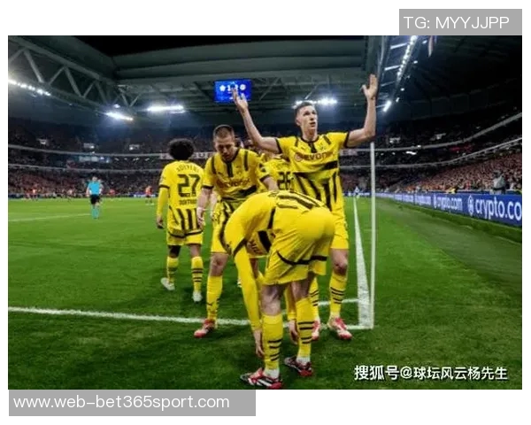 多特蒙德半场领先斯图加特埃姆雷詹点球破门拜尔补射得分 多特蒙德半场领先斯图加特埃姆雷詹点球破门拜尔补射得分