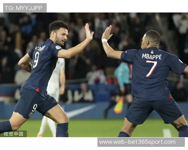 李刚仁助攻贡萨洛拉莫斯头球破门巴黎队首开记录战胜梅斯 李刚仁助攻贡萨洛拉莫斯头球破门巴黎队首开记录战胜梅斯