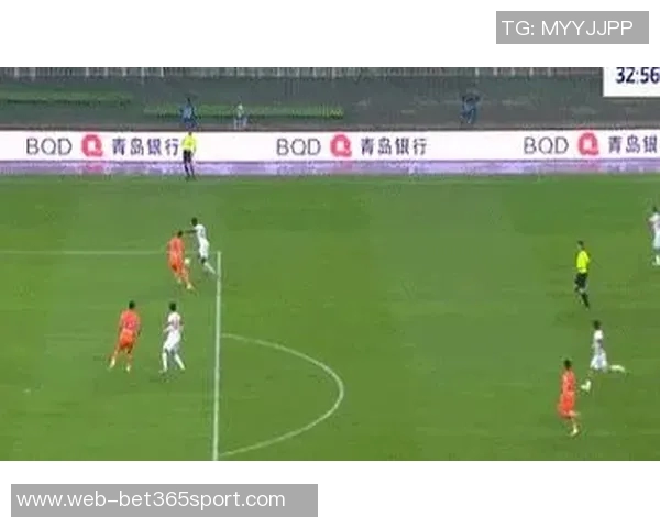 后场防守失误致命奥斯卡助攻侯永永头球破门泰山队暂时落后玉昆队