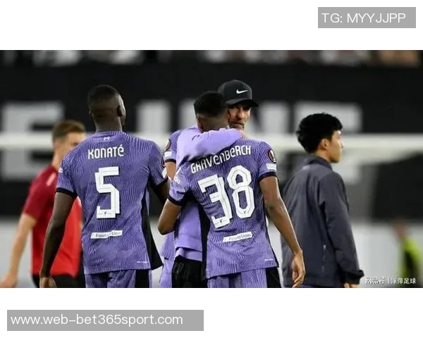 奎因豪取三双表现惊艳哈珀关键时刻助球队逆转胜利